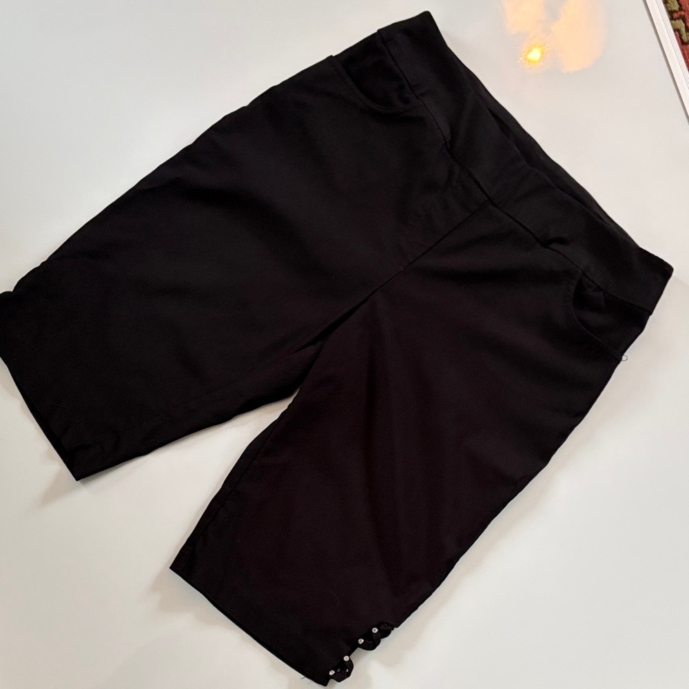 Tribal Women’s Black Chino Bermuda Shorts 12